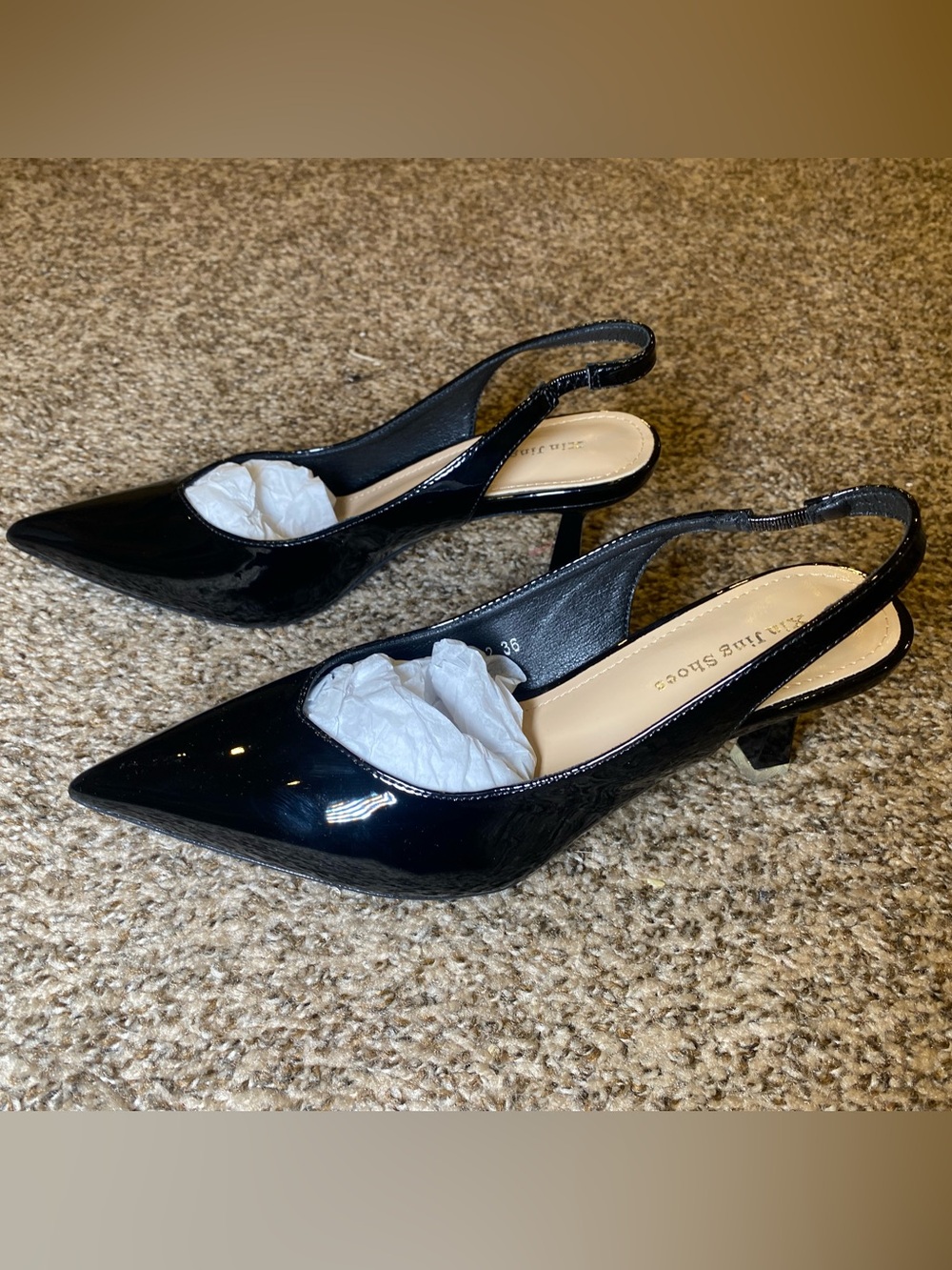 Pointed toe black heels